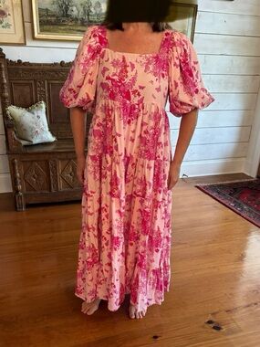 Victoria Dunn Pink Floral Tiered Maxi dress with Puff Sleeves, small